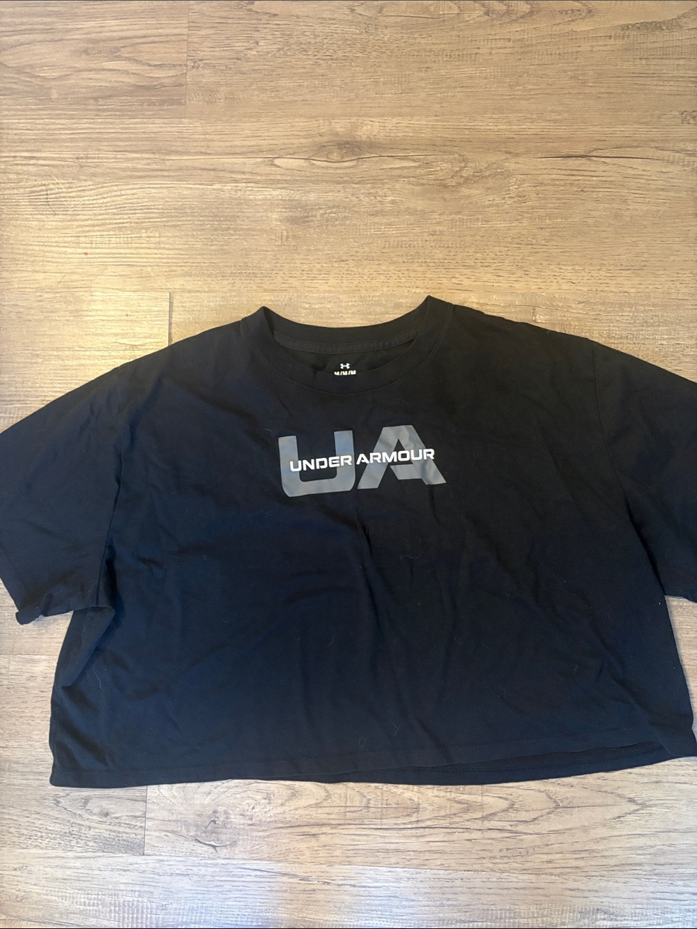 Under Armour Black Cropped Logo Tee